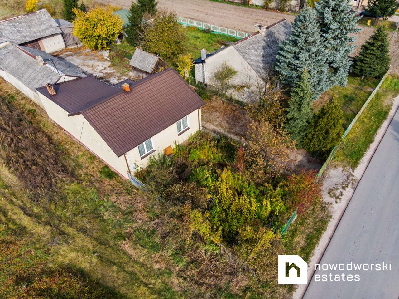 Dom z dużą działką + gospodarstwo - Dom - Sprzedaż - Radomski, Kowala / Dąbrówka Zabłotnia