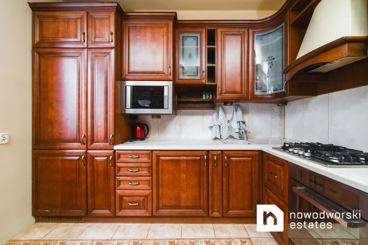 Urokliwa kawalerka w zabytkowym bloku oś Wandy - Mieszkanie - Sprzedaż - Kraków, Nowa Huta