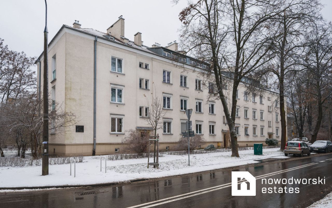 Urokliwa kawalerka w zabytkowym bloku oś Wandy - Mieszkanie - Sprzedaż - Kraków, Nowa Huta