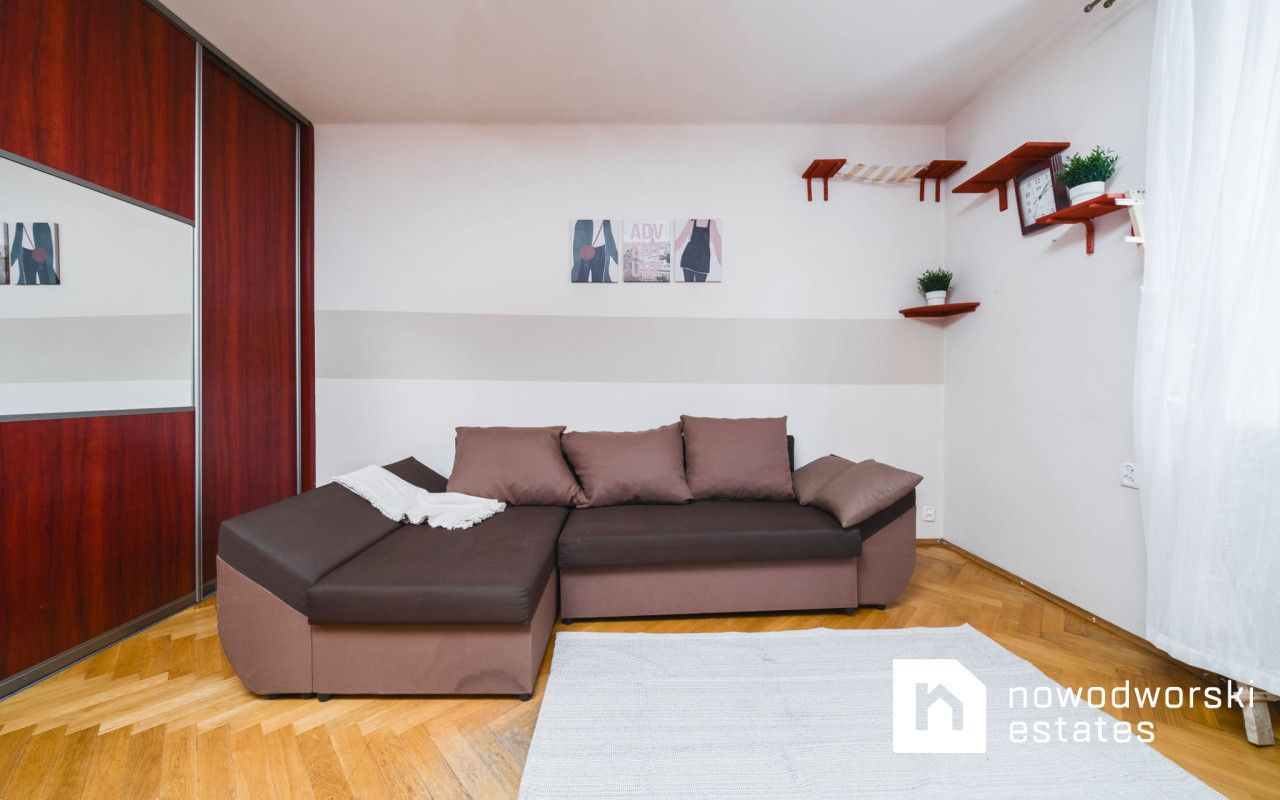 Urokliwa kawalerka w zabytkowym bloku oś Wandy - Mieszkanie - Sprzedaż - Kraków, Nowa Huta