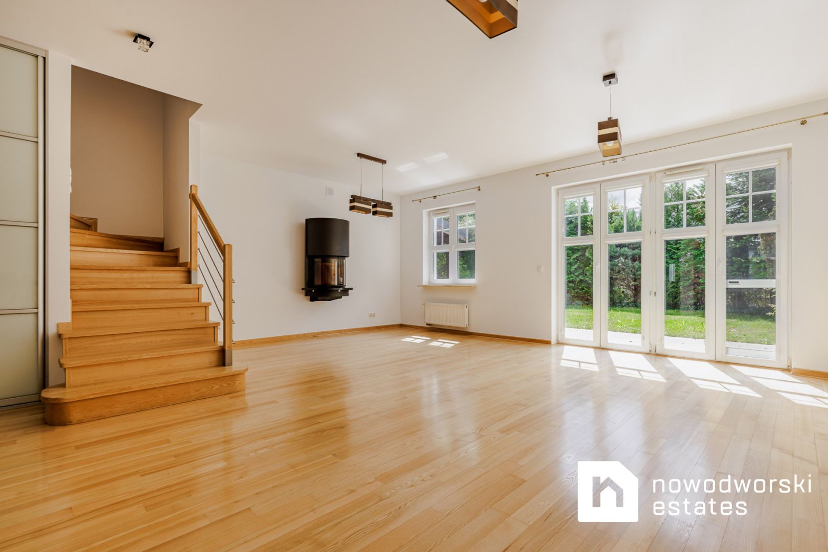 Segment z dużym ogródkiem - Dom - Wynajem - Piaseczyński, Piaseczno / Józefosław