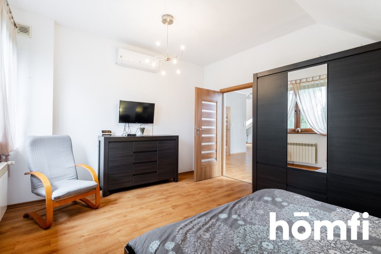 A spacious detached house in the Żabia Wola commune - House - Sale - Grodziski, Żabia Wola / Józefina