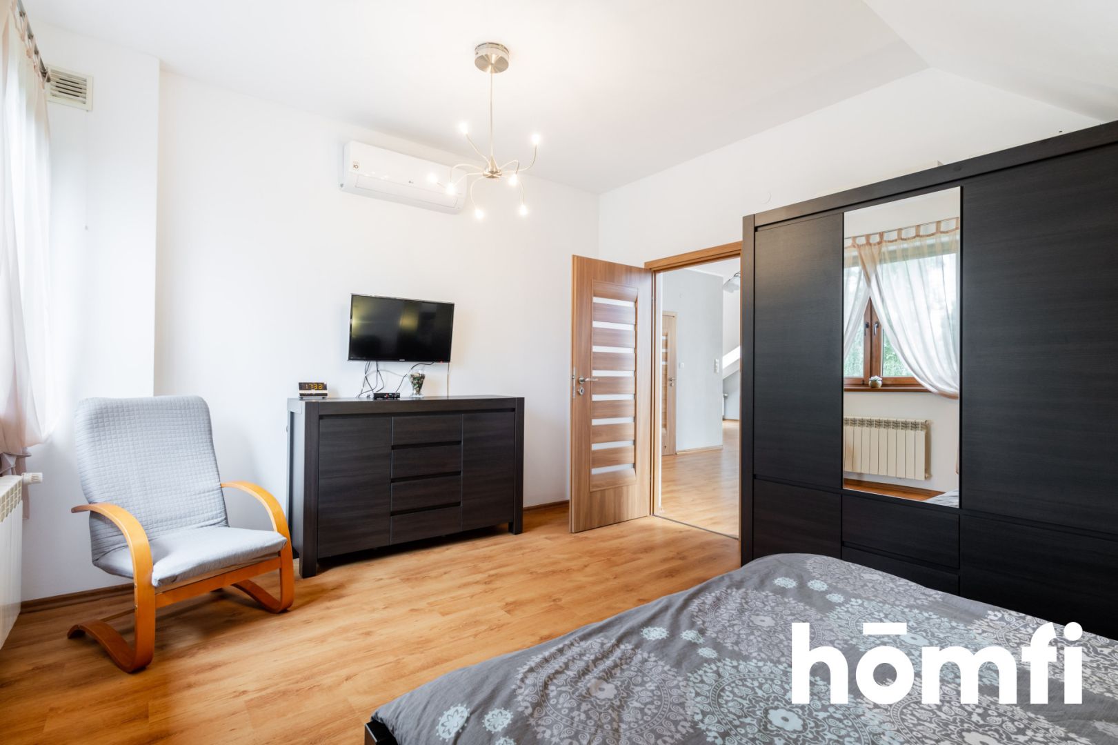 A spacious detached house in the Żabia Wola commune - House - Sale - Grodziski, Żabia Wola / Józefina