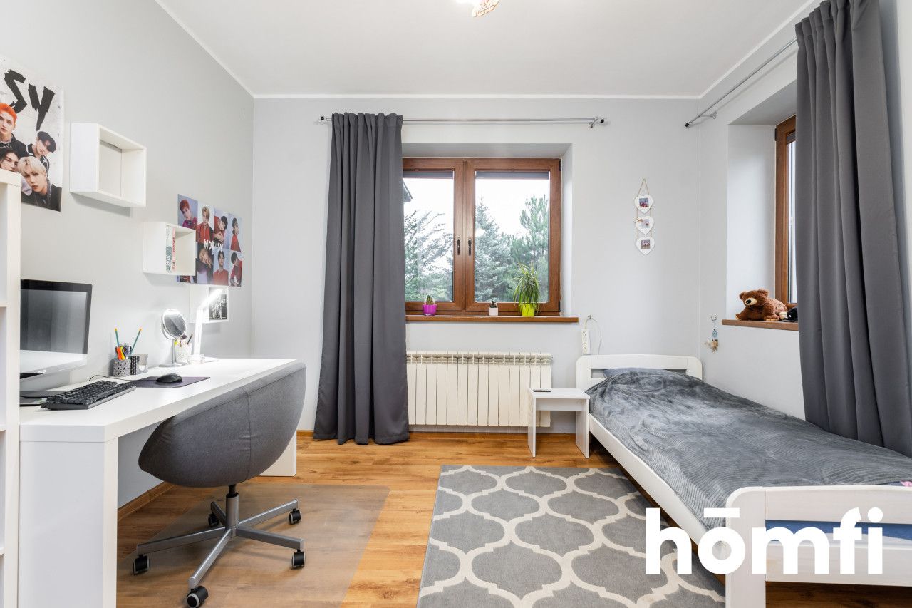 A spacious detached house in the Żabia Wola commune - House - Sale - Grodziski, Żabia Wola / Józefina