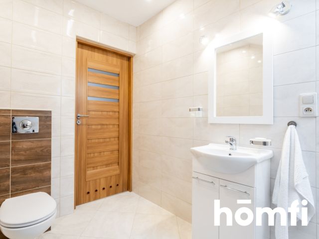 A spacious detached house in the Żabia Wola commune - Дім - Продаж - Grodziski, Żabia Wola / Józefina