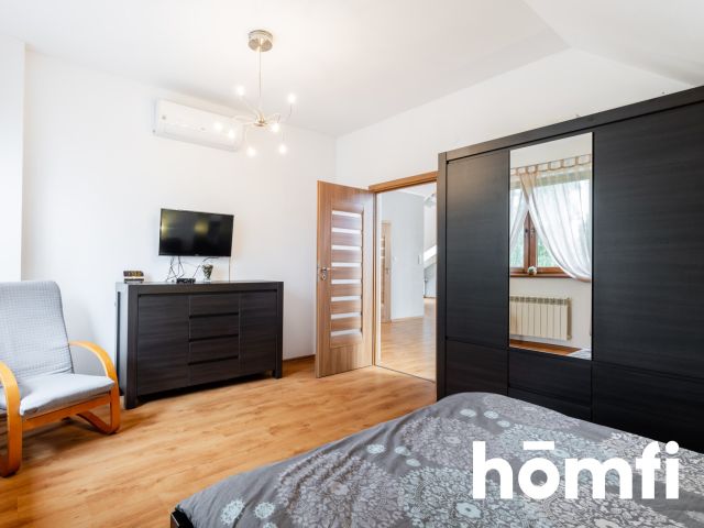 A spacious detached house in the Żabia Wola commune - Дім - Продаж - Grodziski, Żabia Wola / Józefina