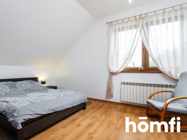 A spacious detached house in the Żabia Wola commune - Дім - Продаж - Grodziski, Żabia Wola / Józefina