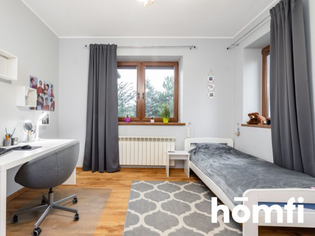 A spacious detached house in the Żabia Wola commune - Дім - Продаж - Grodziski, Żabia Wola / Józefina