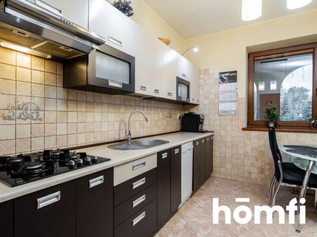 A spacious detached house in the Żabia Wola commune - Дім - Продаж - Grodziski, Żabia Wola / Józefina