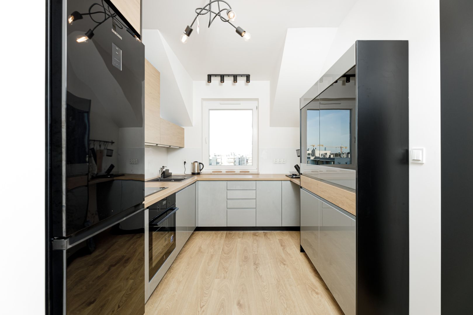 ROZKLADOWE 3 POKOJOWE MIESZKANIE - Mieszkanie - Wynajem - Wrocław, Krzyki / Jagodno