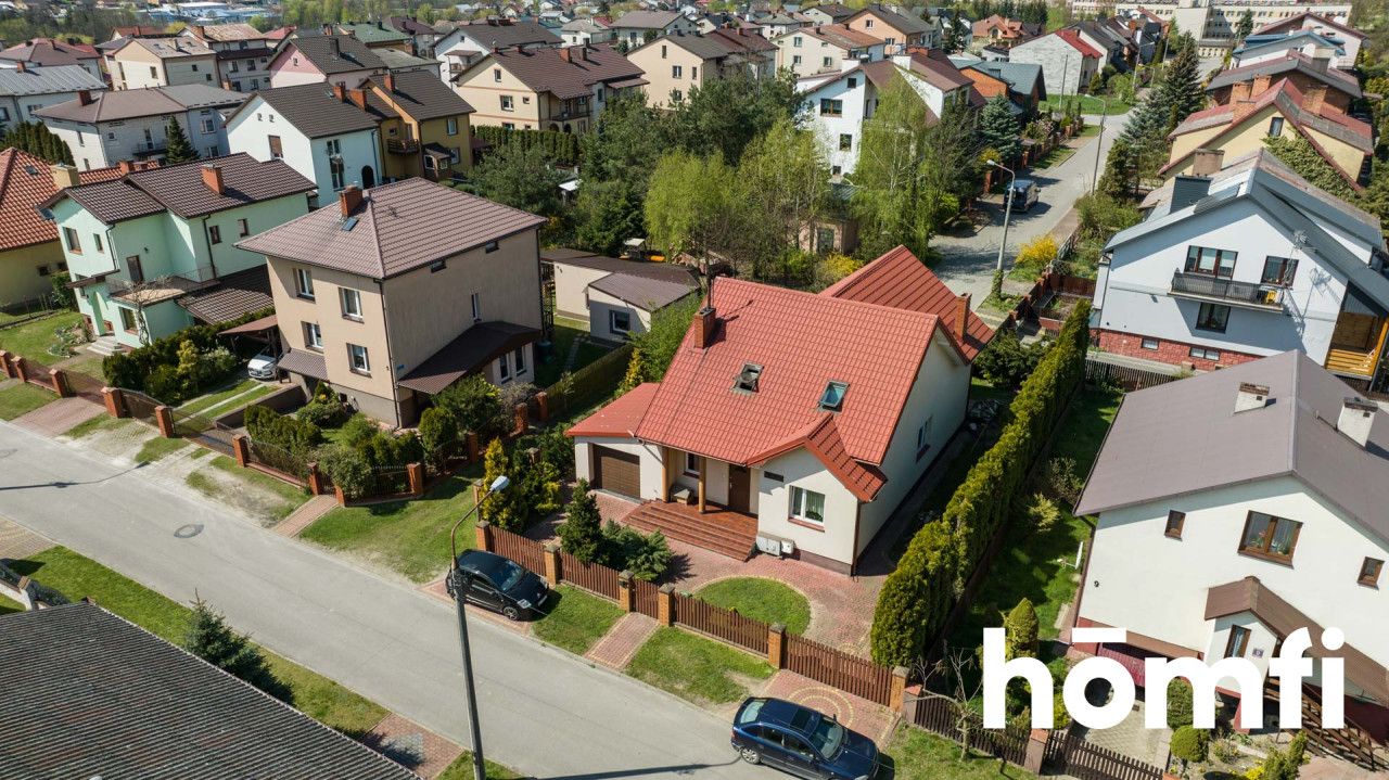 An interesting house in an intimate housing estate in Lipsko - House - Sale - Lipski, Lipsko