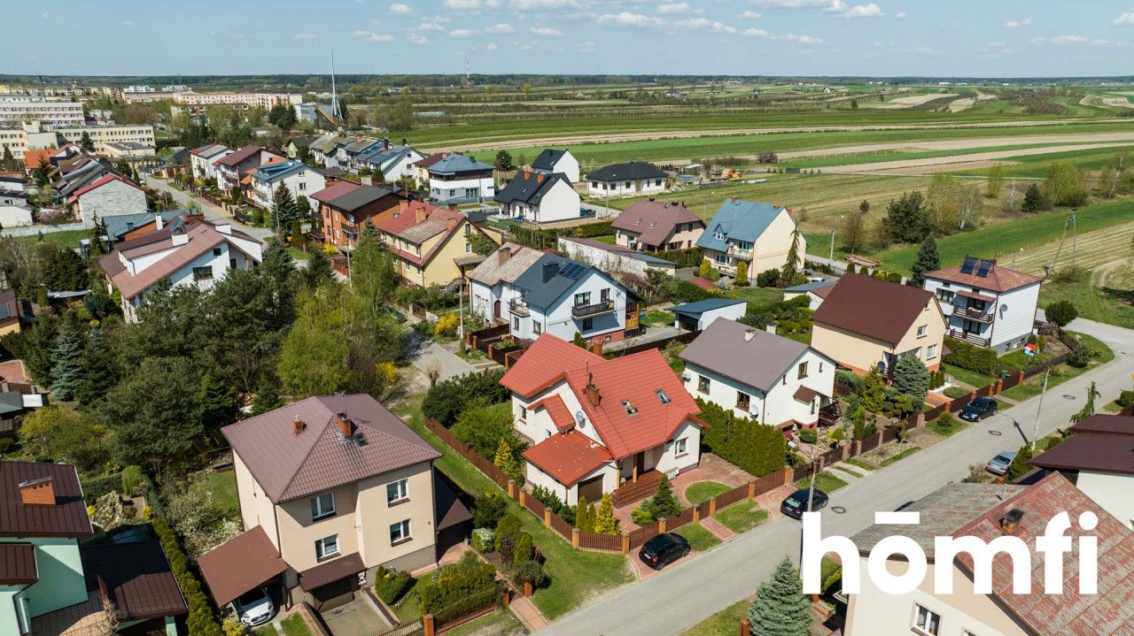 An interesting house in an intimate housing estate in Lipsko - House - Sale - Lipski, Lipsko