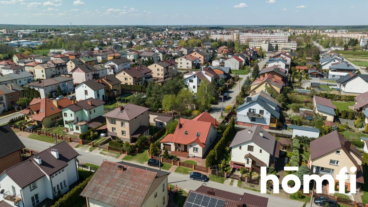 An interesting house in an intimate housing estate in Lipsko - House - Sale - Lipski, Lipsko