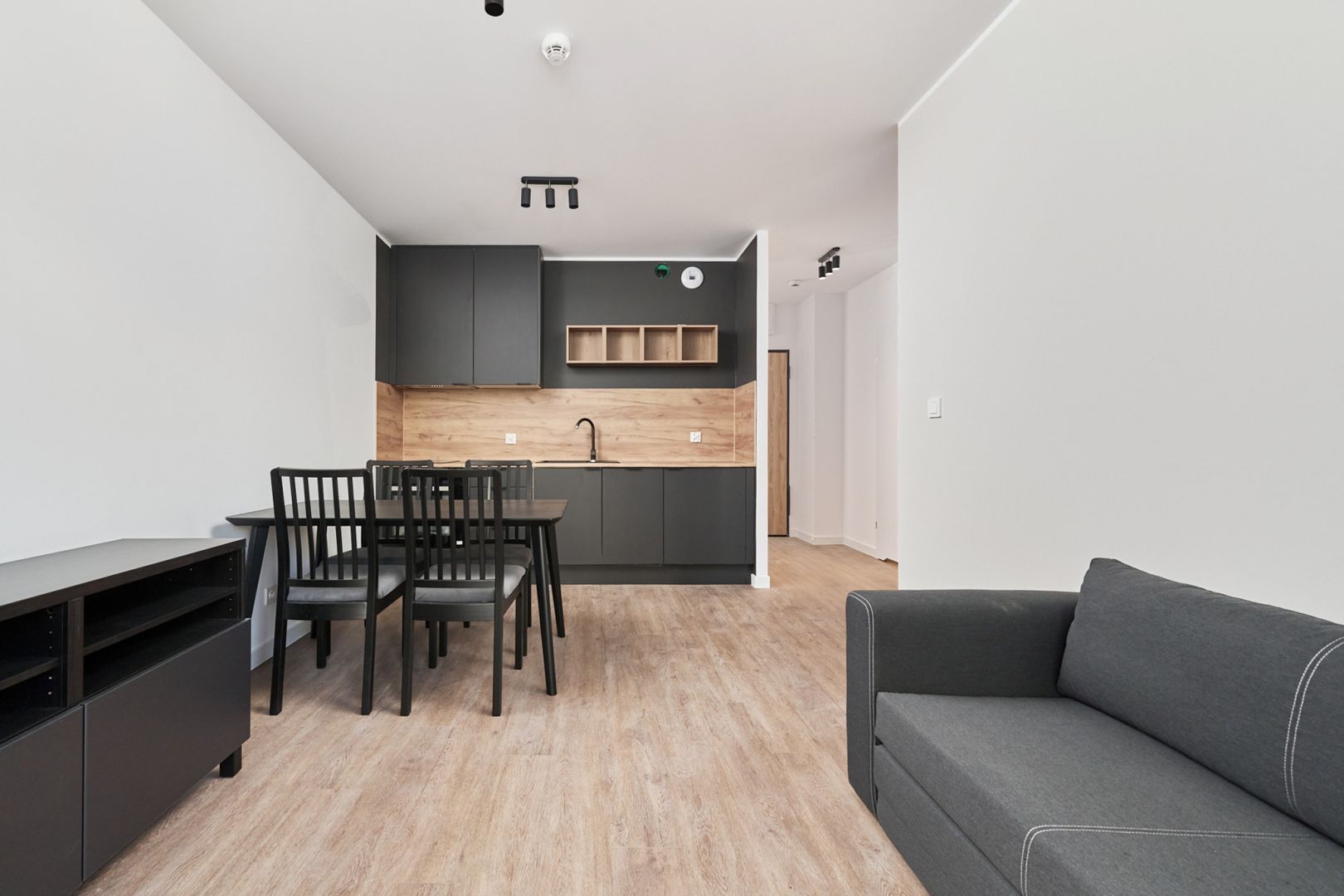 Dwupokojowe mieszkanie blisko centrum/ Długa - Mieszkanie - Wynajem - Wrocław, Stare Miasto / Szczepin