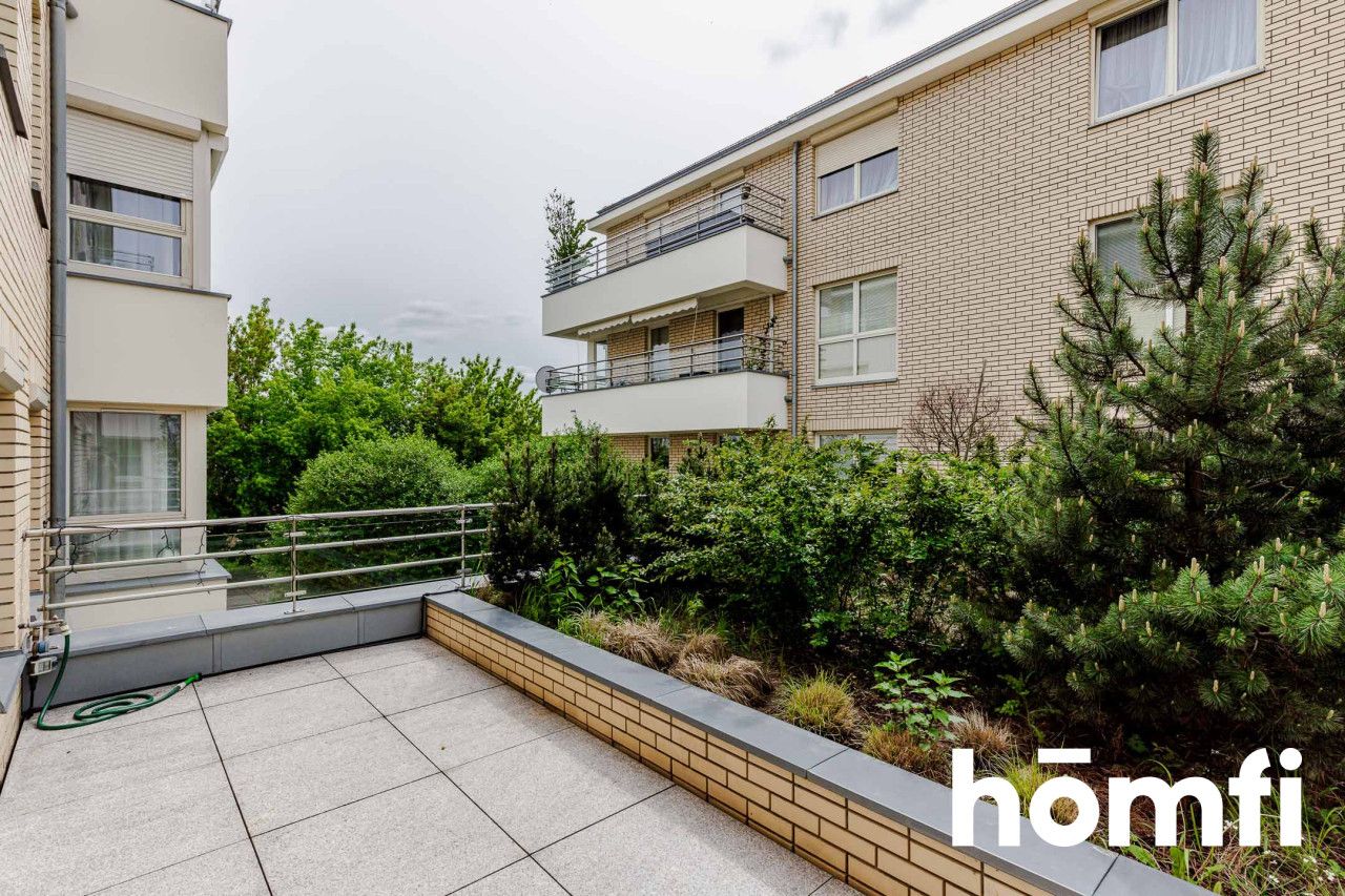 An apartment 175 sqm with a private garden and two parking slots located in Wilanów - Apartment - Sale - Warszawa, Wilanów / Zawady