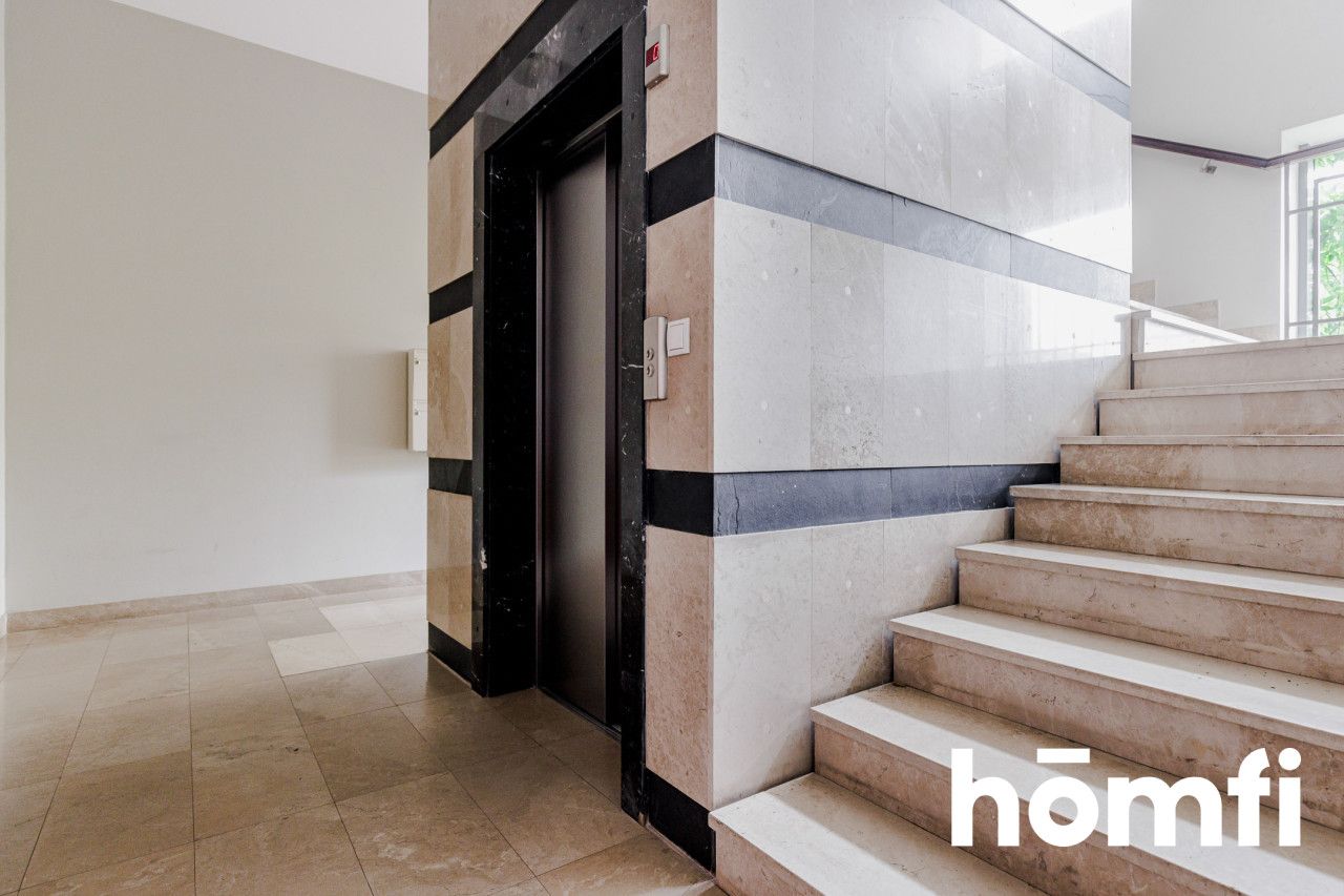 An apartment 175 sqm with a private garden and two parking slots located in Wilanów - Apartment - Sale - Warszawa, Wilanów / Zawady