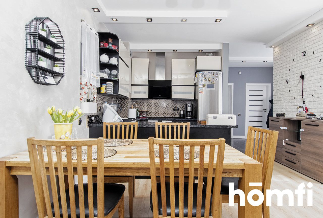 A spacious 4-room apartment with a balcony, a garage and a garden by the lake! - Apartment - Sale - Poznański, Mosina / Czapury