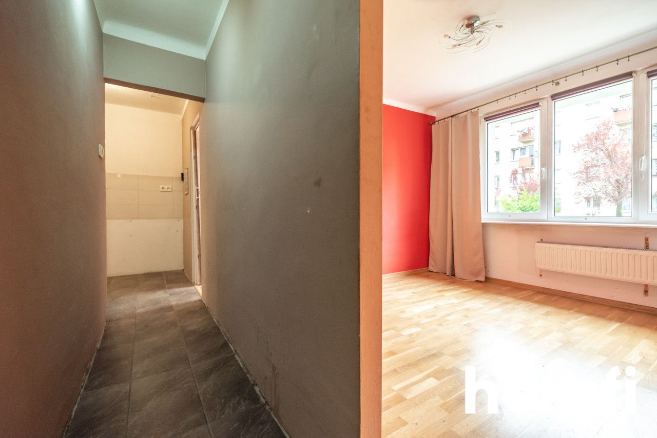 BRIGHT TWO-ROOM APARTMENT WITH SEPARATE KITCHEN - Apartment - Sale - Radom, Borki