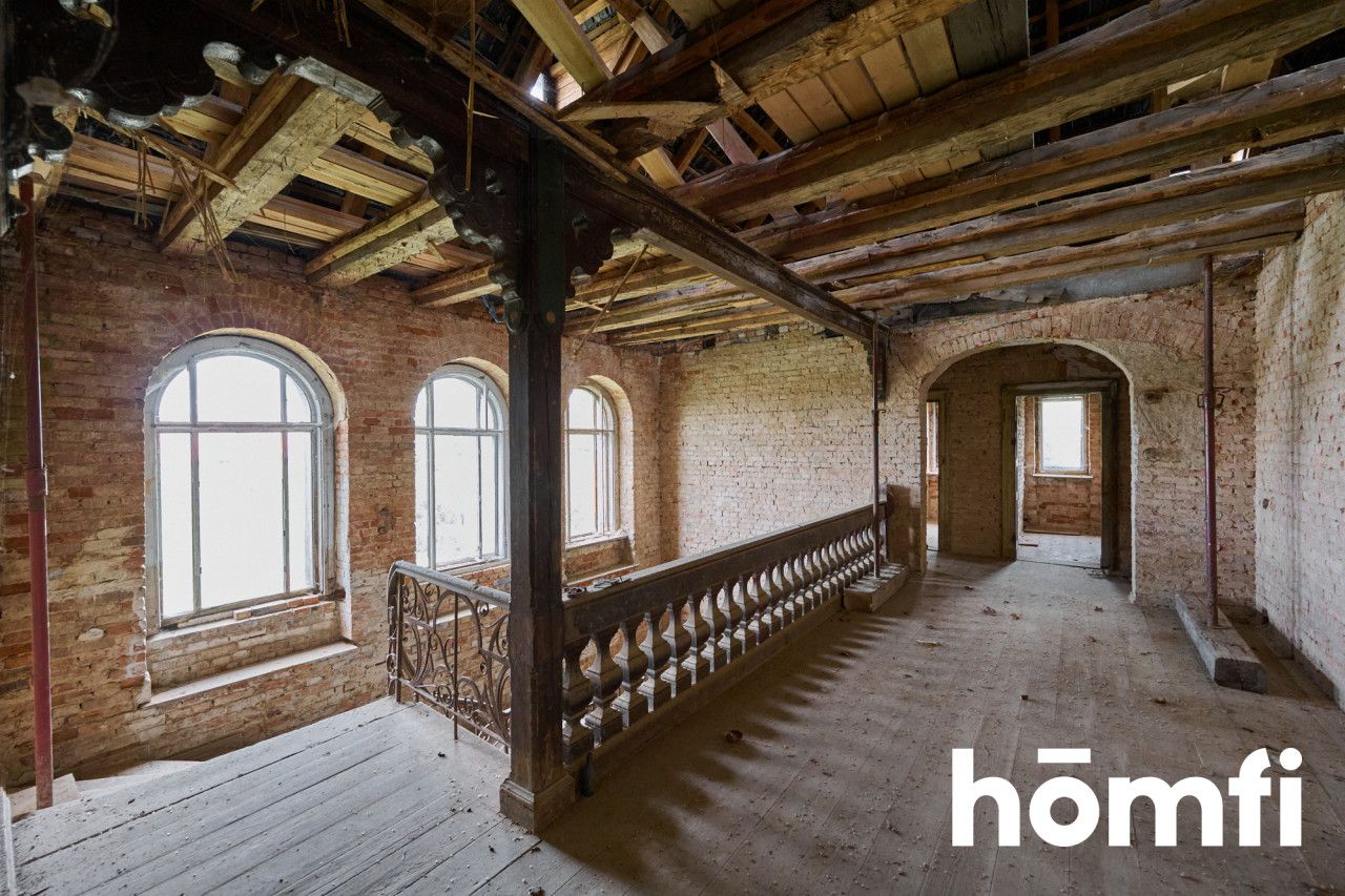 WYJĄTKOWY, RENESANSOWY DWÓR Z PARKIEM I STAWEM - Dom - Sprzedaż - Wrocławski, Długołęka / Zaprężyn