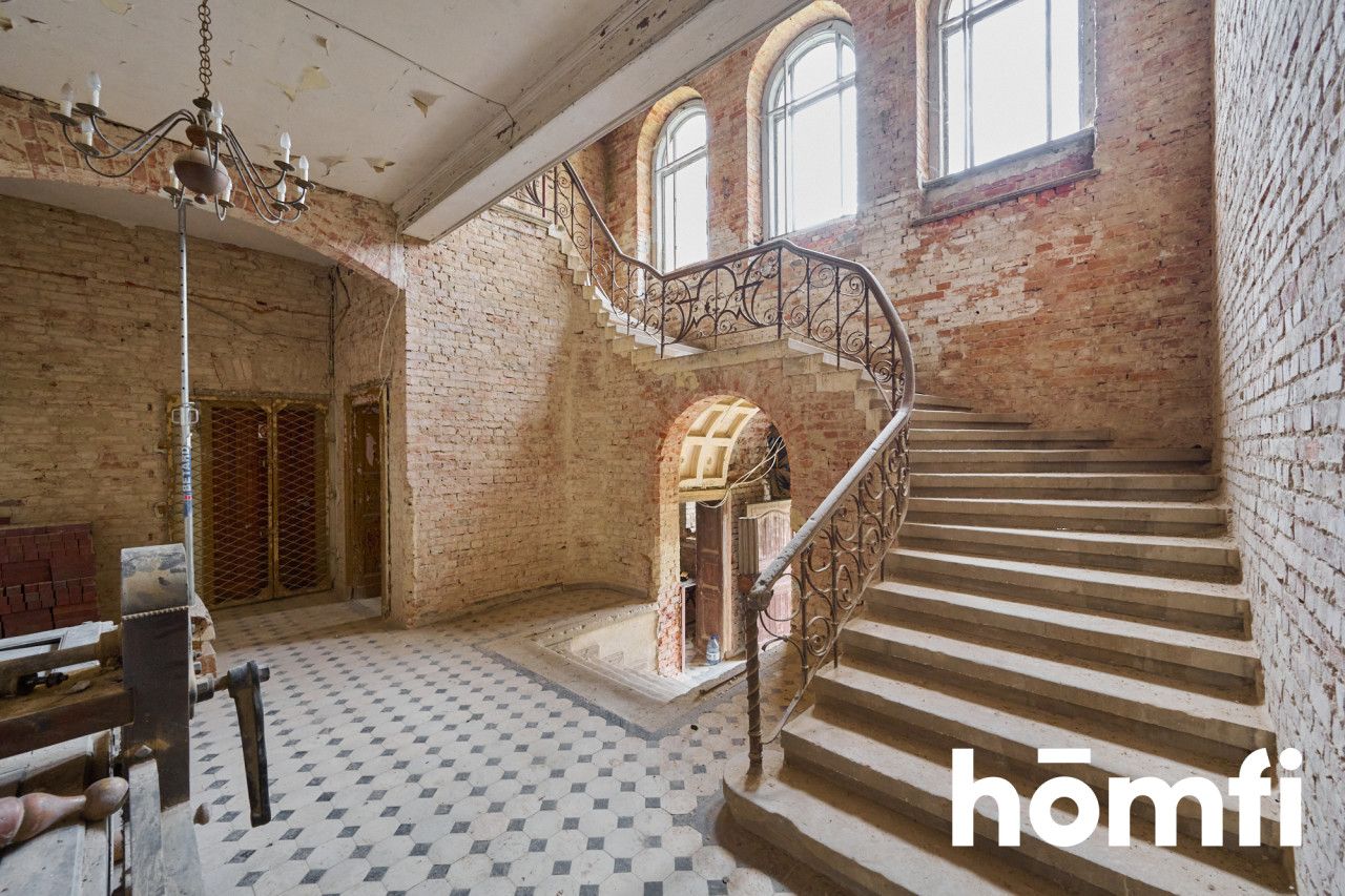 WYJĄTKOWY, RENESANSOWY DWÓR Z PARKIEM I STAWEM - Dom - Sprzedaż - Wrocławski, Długołęka / Zaprężyn