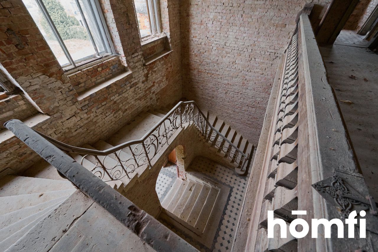 WYJĄTKOWY, RENESANSOWY DWÓR Z PARKIEM I STAWEM - Dom - Sprzedaż - Wrocławski, Długołęka / Zaprężyn