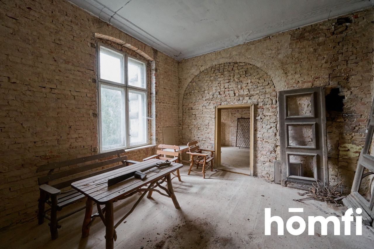 WYJĄTKOWY, RENESANSOWY DWÓR Z PARKIEM I STAWEM - Dom - Sprzedaż - Wrocławski, Długołęka / Zaprężyn