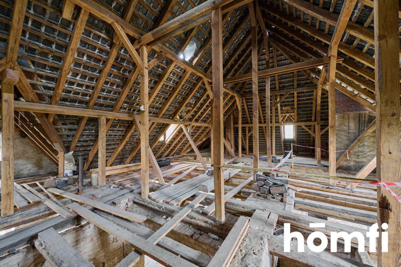 WYJĄTKOWY, RENESANSOWY DWÓR Z PARKIEM I STAWEM - Dom - Sprzedaż - Wrocławski, Długołęka / Zaprężyn