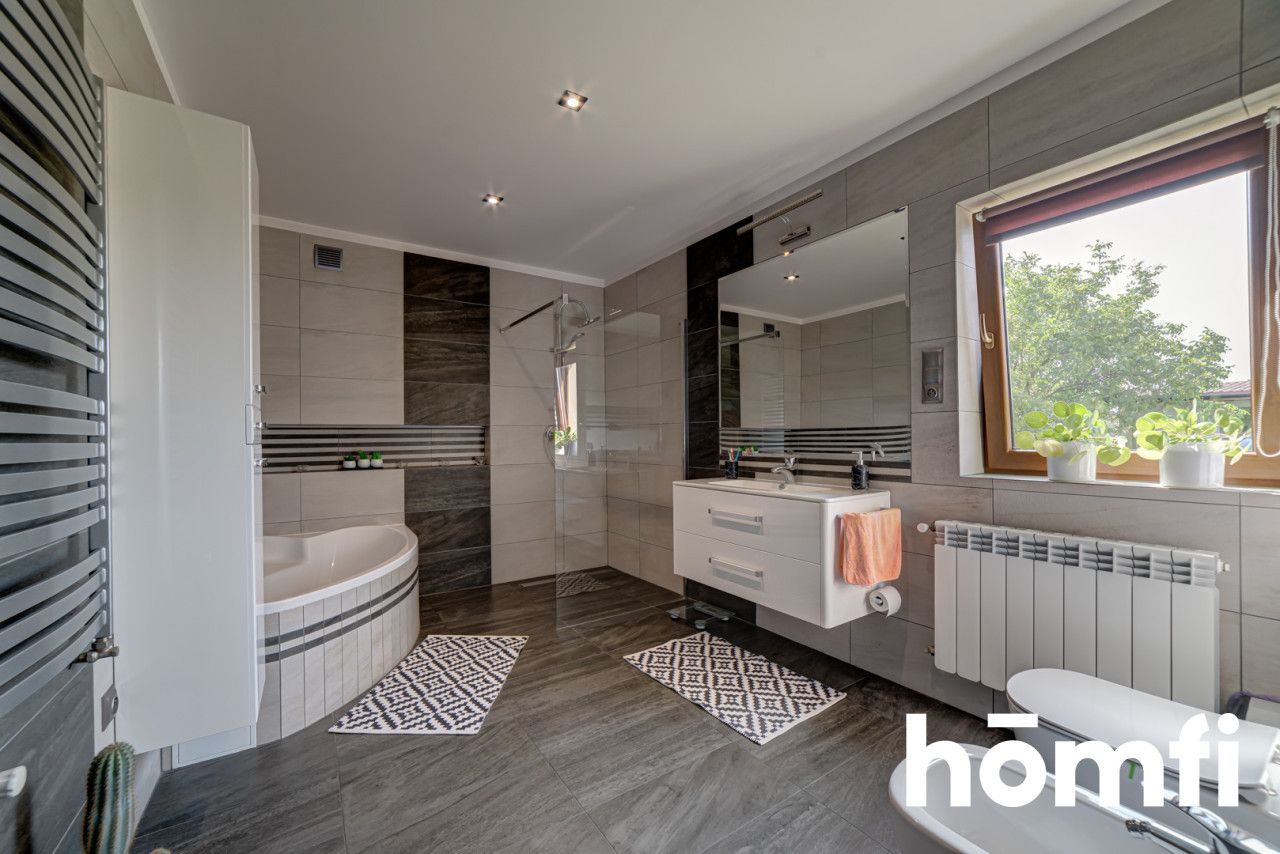 An energy-efficient and spacious house near Radom, and a 1900 m2 plot - Дім - Продаж - Radomski, Gózd / Kiedrzyn
