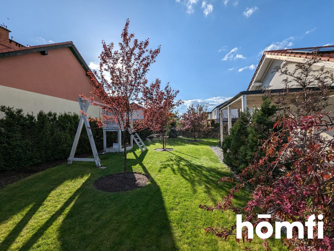 Na sprzedaż! Wyjątkowy dom z pięknym ogrodem i przestronną działką! - Dom - Sprzedaż - Poznański, Komorniki