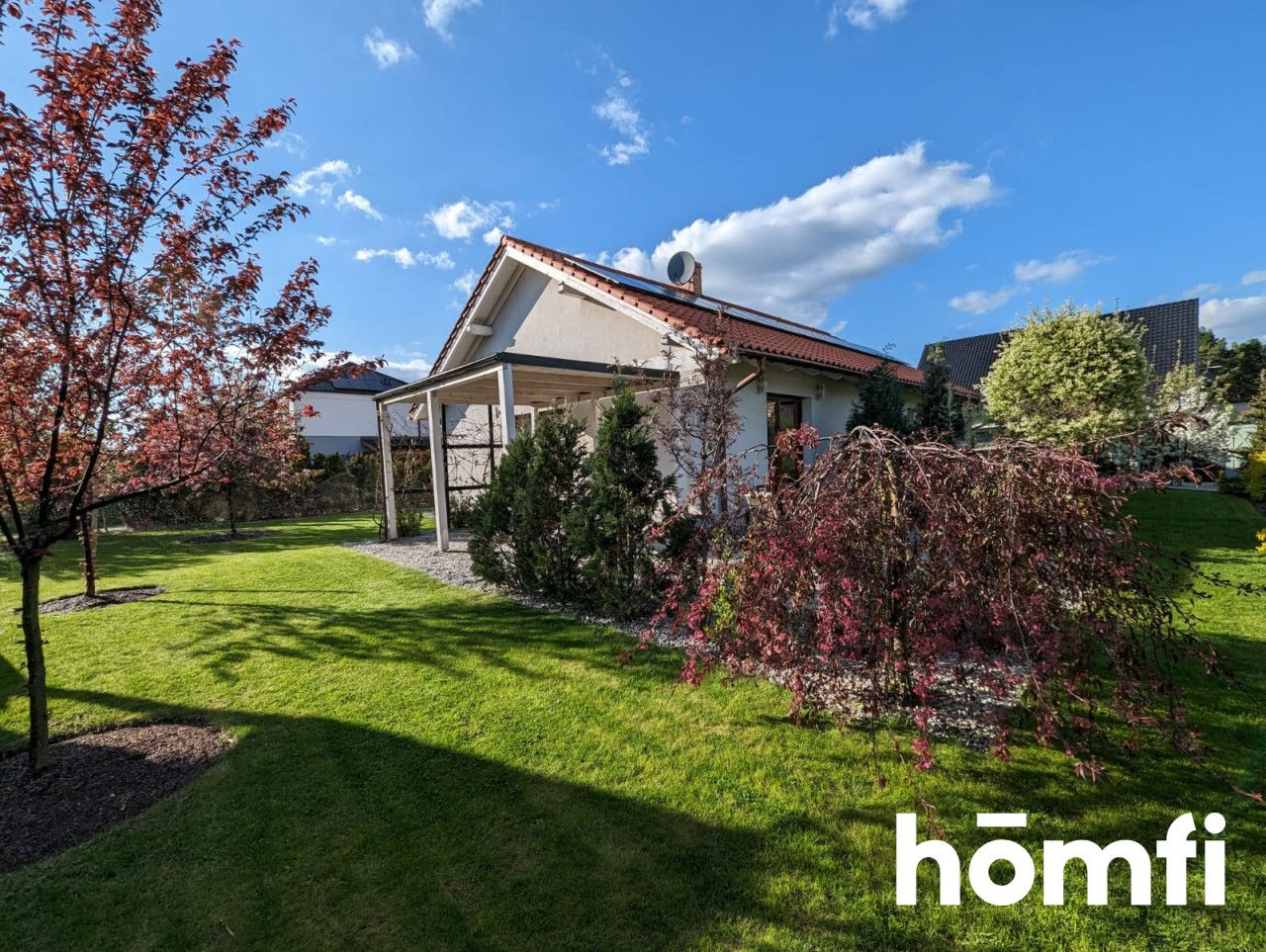 Na sprzedaż! Wyjątkowy dom z pięknym ogrodem i przestronną działką! - Dom - Sprzedaż - Poznański, Komorniki