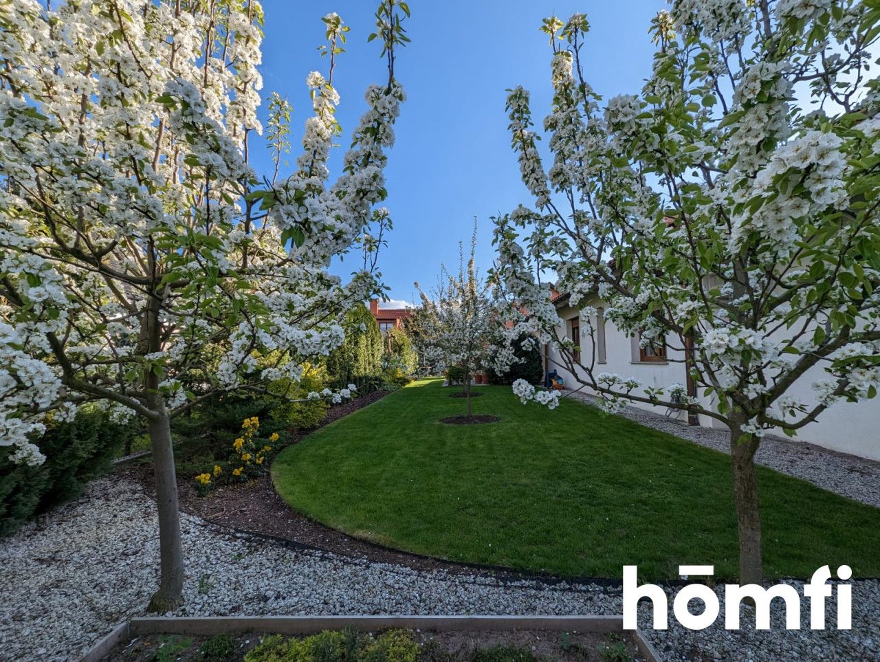 Na sprzedaż! Wyjątkowy dom z pięknym ogrodem i przestronną działką! - Dom - Sprzedaż - Poznański, Komorniki