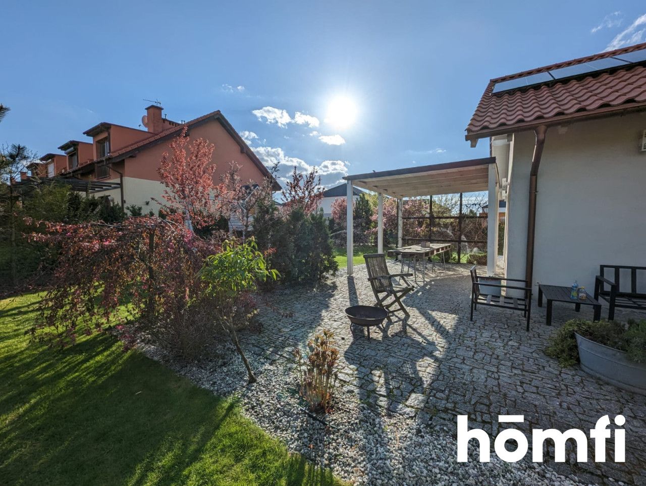 Na sprzedaż! Wyjątkowy dom z pięknym ogrodem i przestronną działką! - Dom - Sprzedaż - Poznański, Komorniki