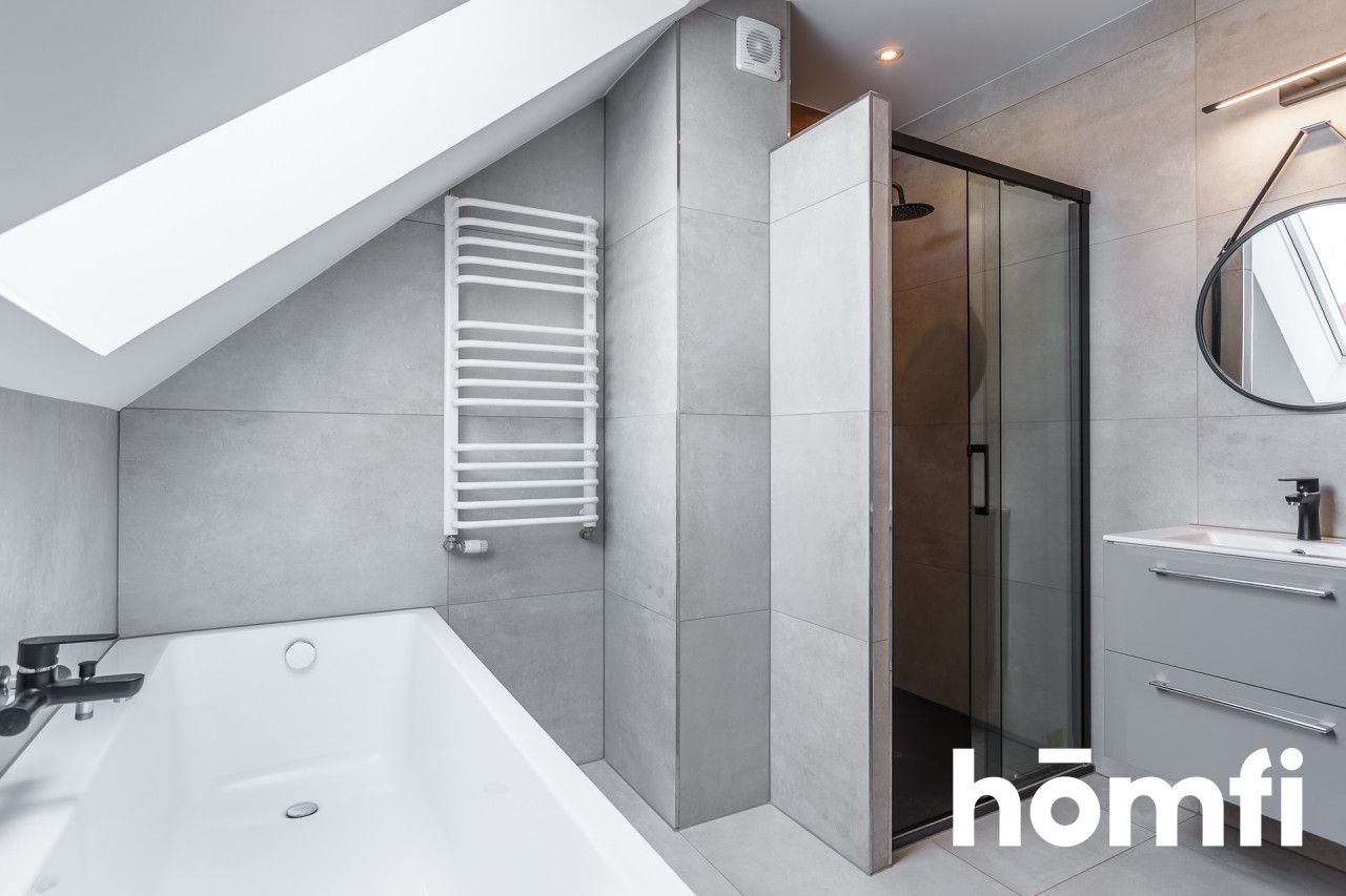 DOM W ZABUDOWIE SZEREGOWEJ O POW. 220 M² Z GARAŻEM I OGRÓDKIEM - Dom - Sprzedaż - Rzeszów, Wilkowyja