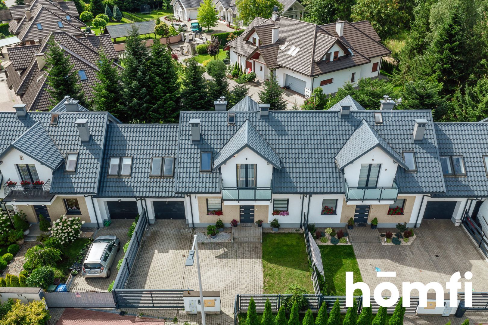 DOM W ZABUDOWIE SZEREGOWEJ O POW. 220 M² Z GARAŻEM I OGRÓDKIEM - Dom - Sprzedaż - Rzeszów, Wilkowyja