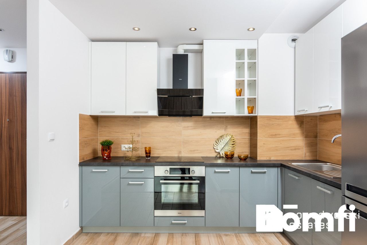 A sunny, three-room apartment. - Apartment - Rent - Kraków, Podgórze / Bieżanów-Prokocim