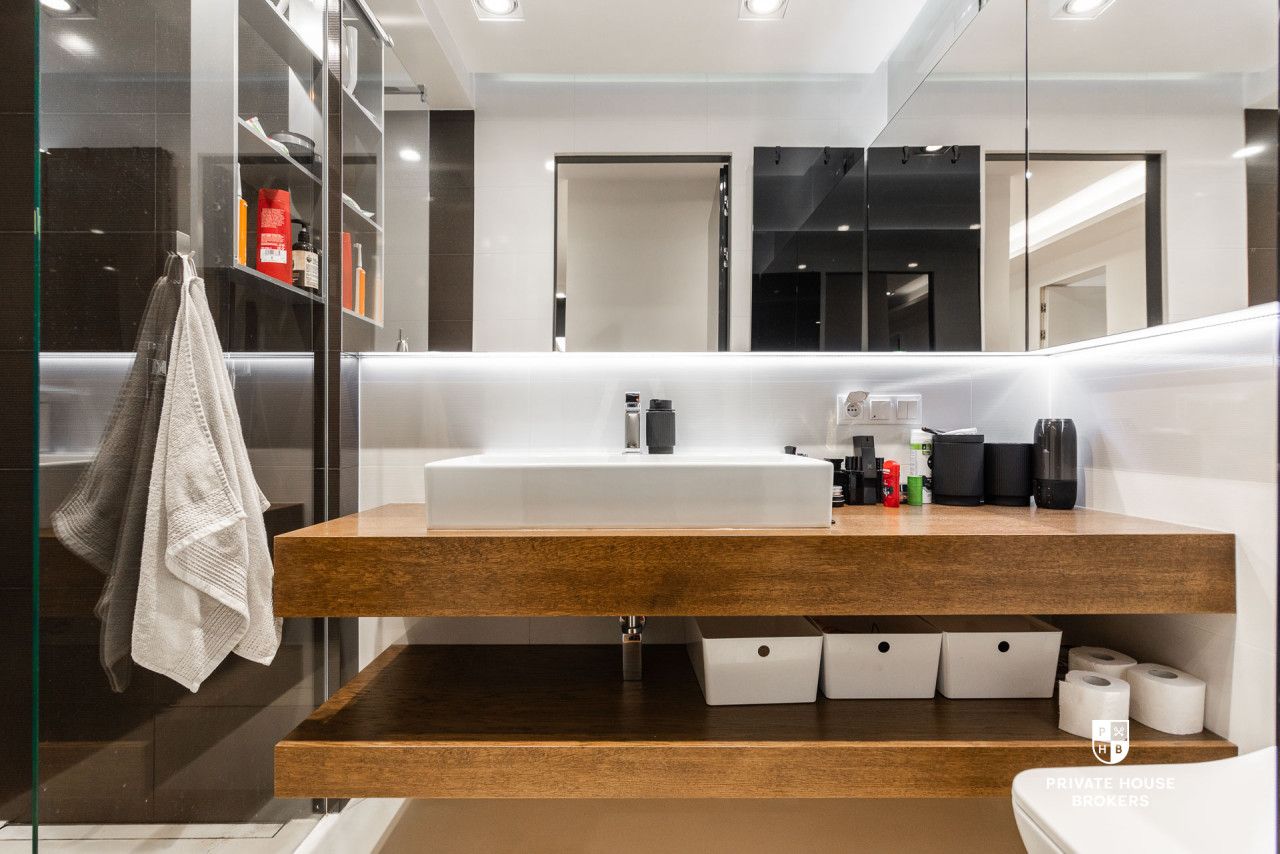 Comfortable apartment in a great location. 4 rooms - Apartment - Sale - Kraków, Śródmieście / Grzegórzki