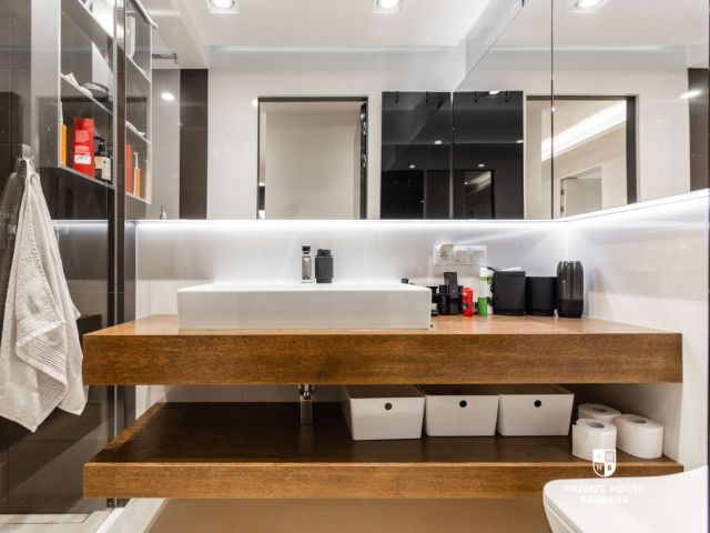 Comfortable apartment in a great location. 4 rooms - Квартира - Продаж - Kraków, Śródmieście / Grzegórzki