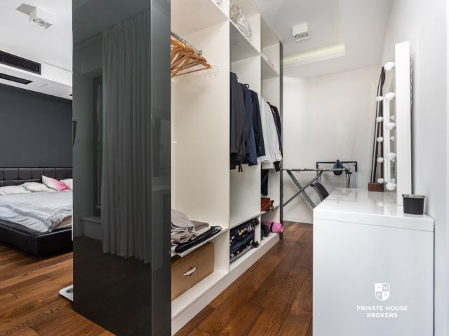 Comfortable apartment in a great location. 4 rooms - Квартира - Продаж - Kraków, Śródmieście / Grzegórzki