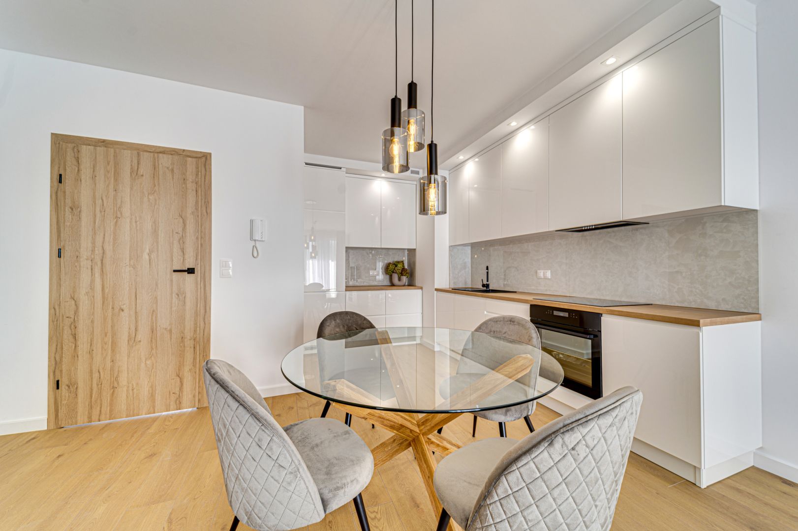 Spacious 2 bedroom apartment - Gliding Street - Apartment - Rent - Katowice, os. Paderewskiego