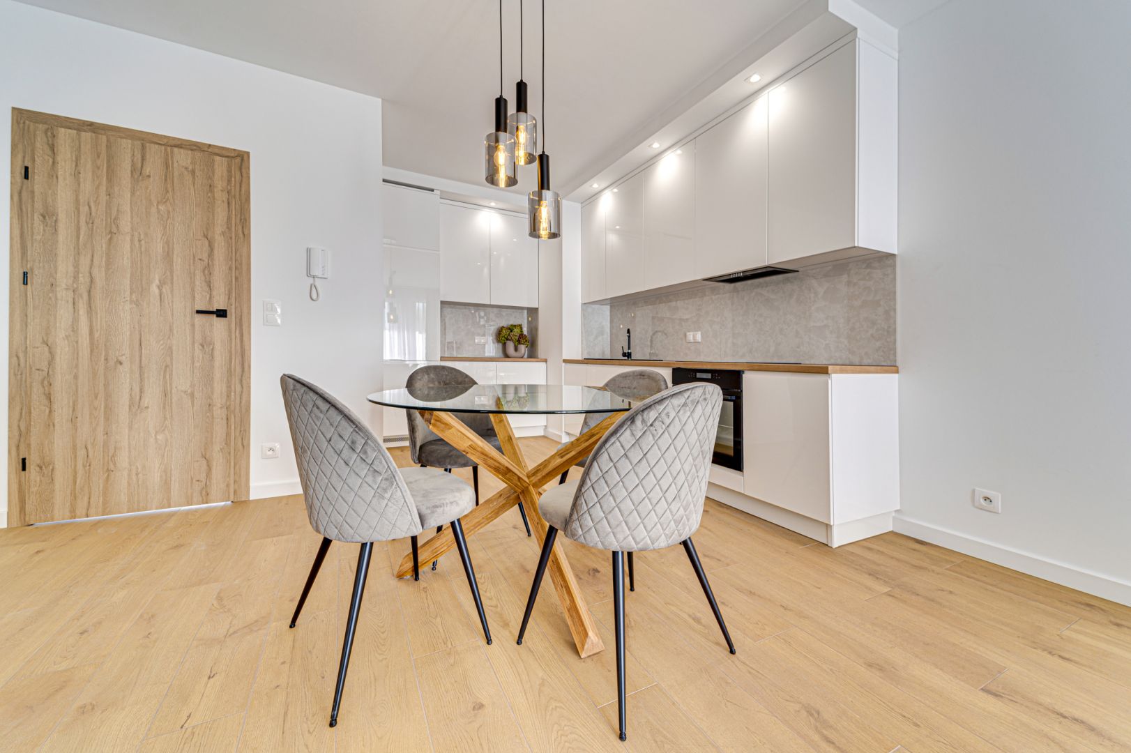 Spacious 2 bedroom apartment - Gliding Street - Apartment - Rent - Katowice, os. Paderewskiego