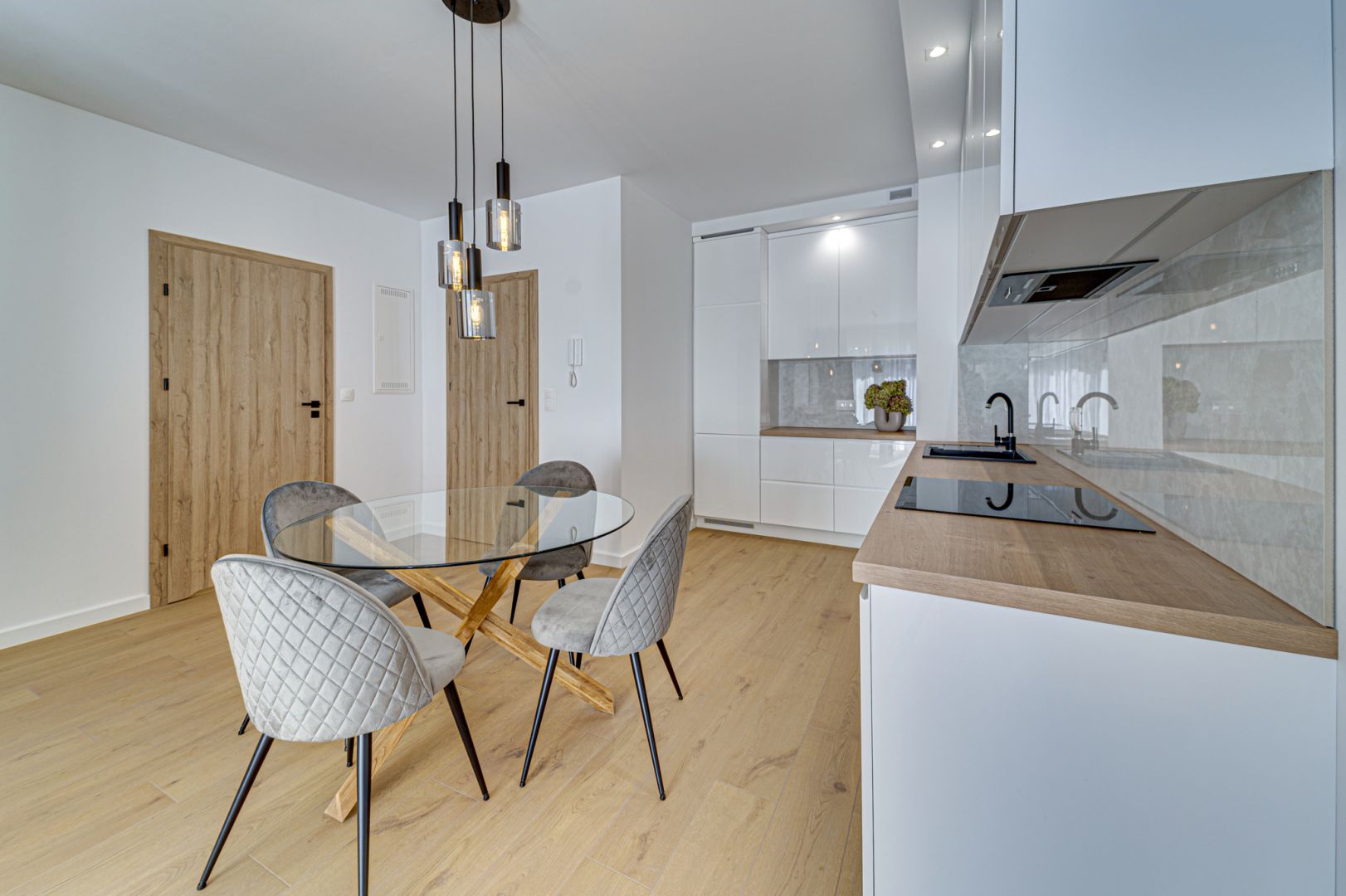 Spacious 2 bedroom apartment - Gliding Street - Apartment - Rent - Katowice, os. Paderewskiego