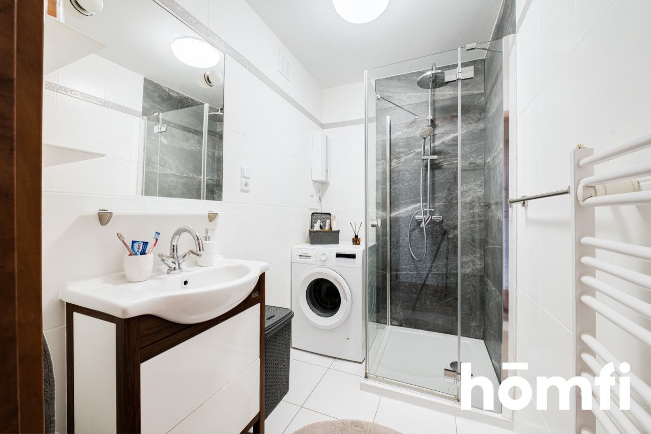 Stylish and spacious apartment in the XV-lecia housing estate. - Apartment - Sale - Radom, Os. XV-lecia