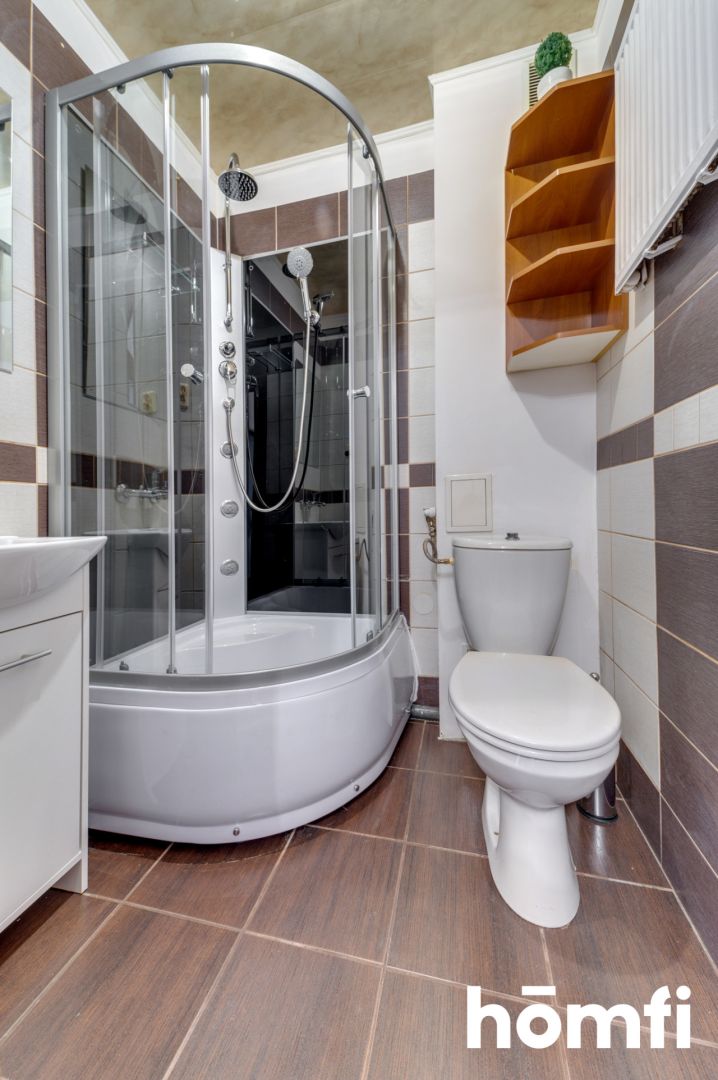 Refreshed ready to move in first floor Apartment Sale