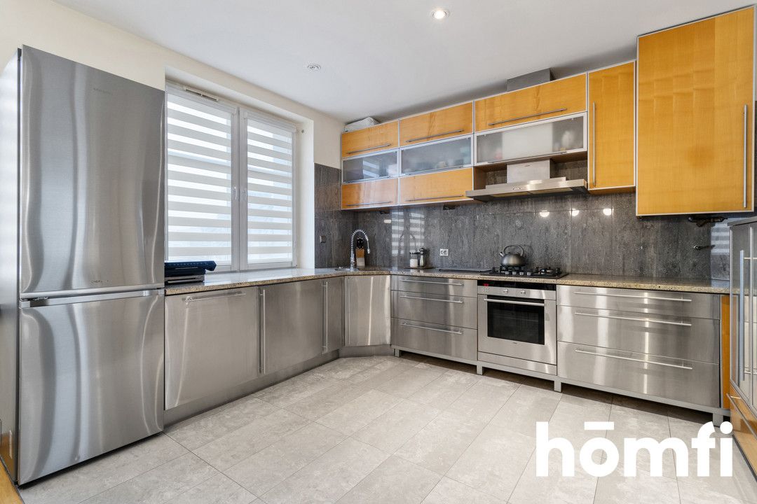 A large apartment with the possibility of arranging for 4 rooms - Apartment - Sale - Radom, Śródmieście
