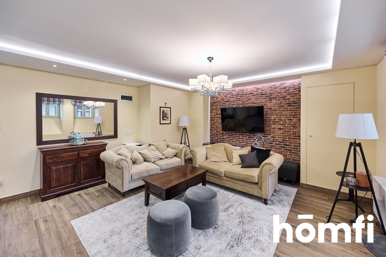 Ekskluzywna kawalerka w neoklasycznym pałacu Graua - Mieszkanie - Wynajem - Wrocław, Śródmieście / Plac Grunwaldzki