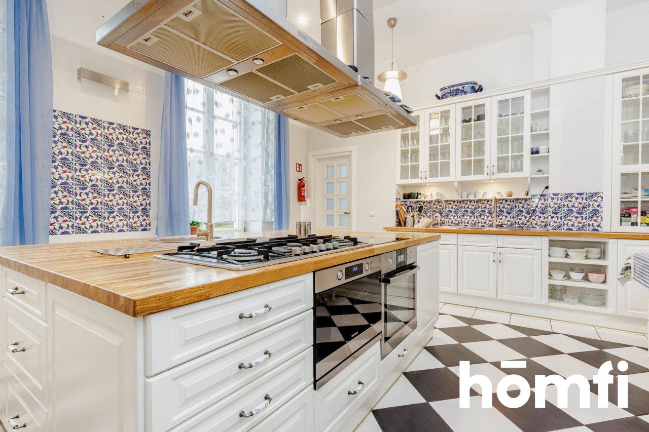 COMPLEX OF MANOR BUILDINGS - HOTEL - Комерційне приміщення - Продаж - Grójecki, Pniewy / Osieczek