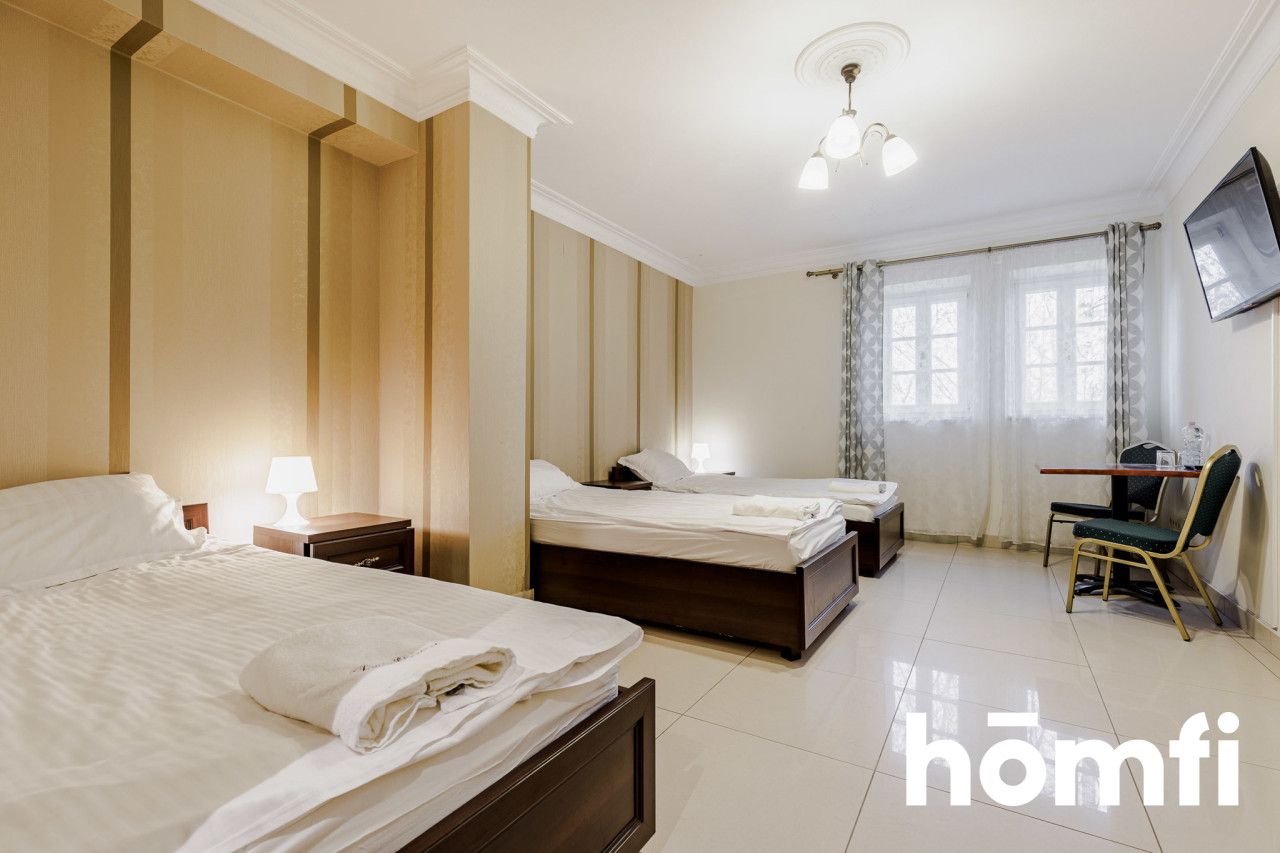 COMPLEX OF MANOR BUILDINGS - HOTEL - Комерційне приміщення - Продаж - Grójecki, Pniewy / Osieczek