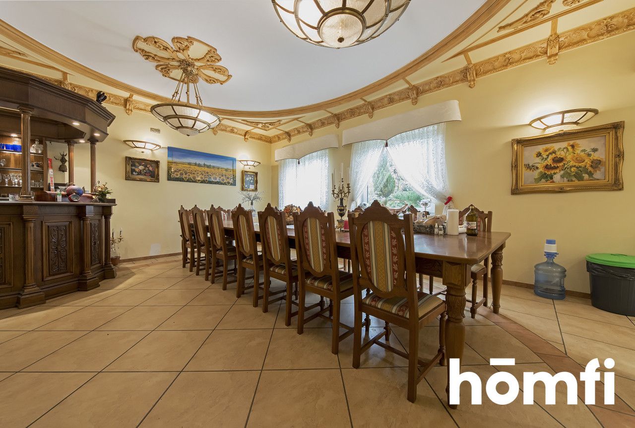 A UNIQUE RESIDENCE WITH ITS OWN POND, SWIMMING POOL, GARAGES AND GUEST HOUSES - Дім - Продаж - Bydgoski, Dobrcz / Nekla