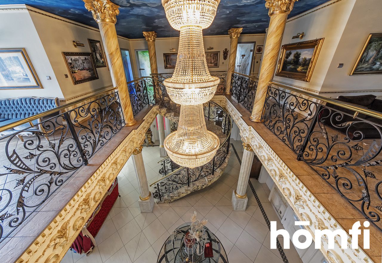 A UNIQUE RESIDENCE WITH ITS OWN POND, SWIMMING POOL, GARAGES AND GUEST HOUSES - Дім - Продаж - Bydgoski, Dobrcz / Nekla