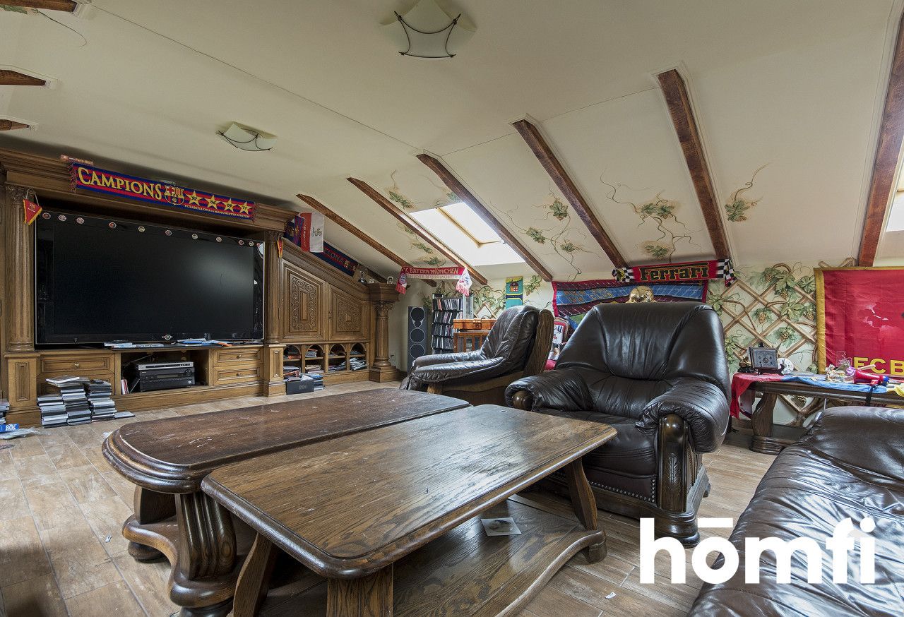 A UNIQUE RESIDENCE WITH ITS OWN POND, SWIMMING POOL, GARAGES AND GUEST HOUSES - Дім - Продаж - Bydgoski, Dobrcz / Nekla